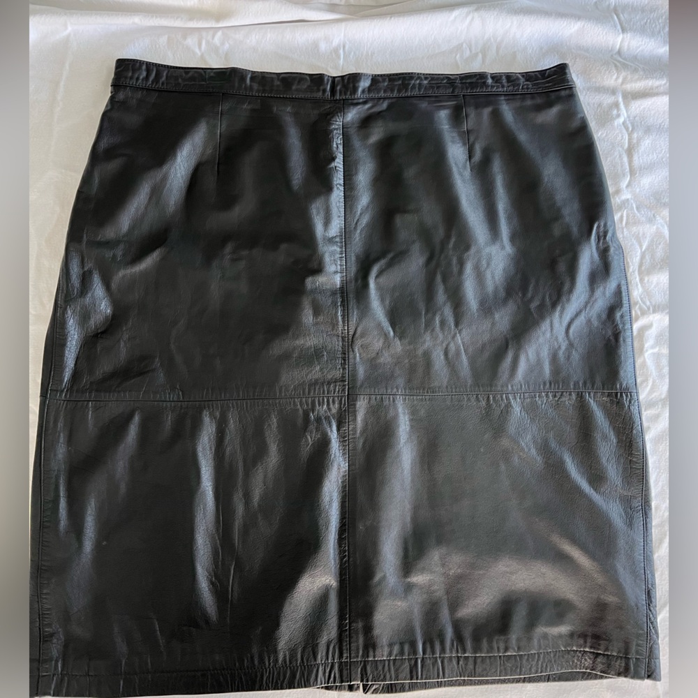 CBO NewYork Vintage Plus Size Black Leather Pencil Skirt. Plus size 32.